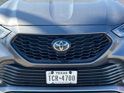 Used 2023 Toyota Highlander XSE image 9