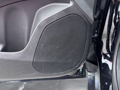 Used 2025 Chevrolet Trax LT image 19