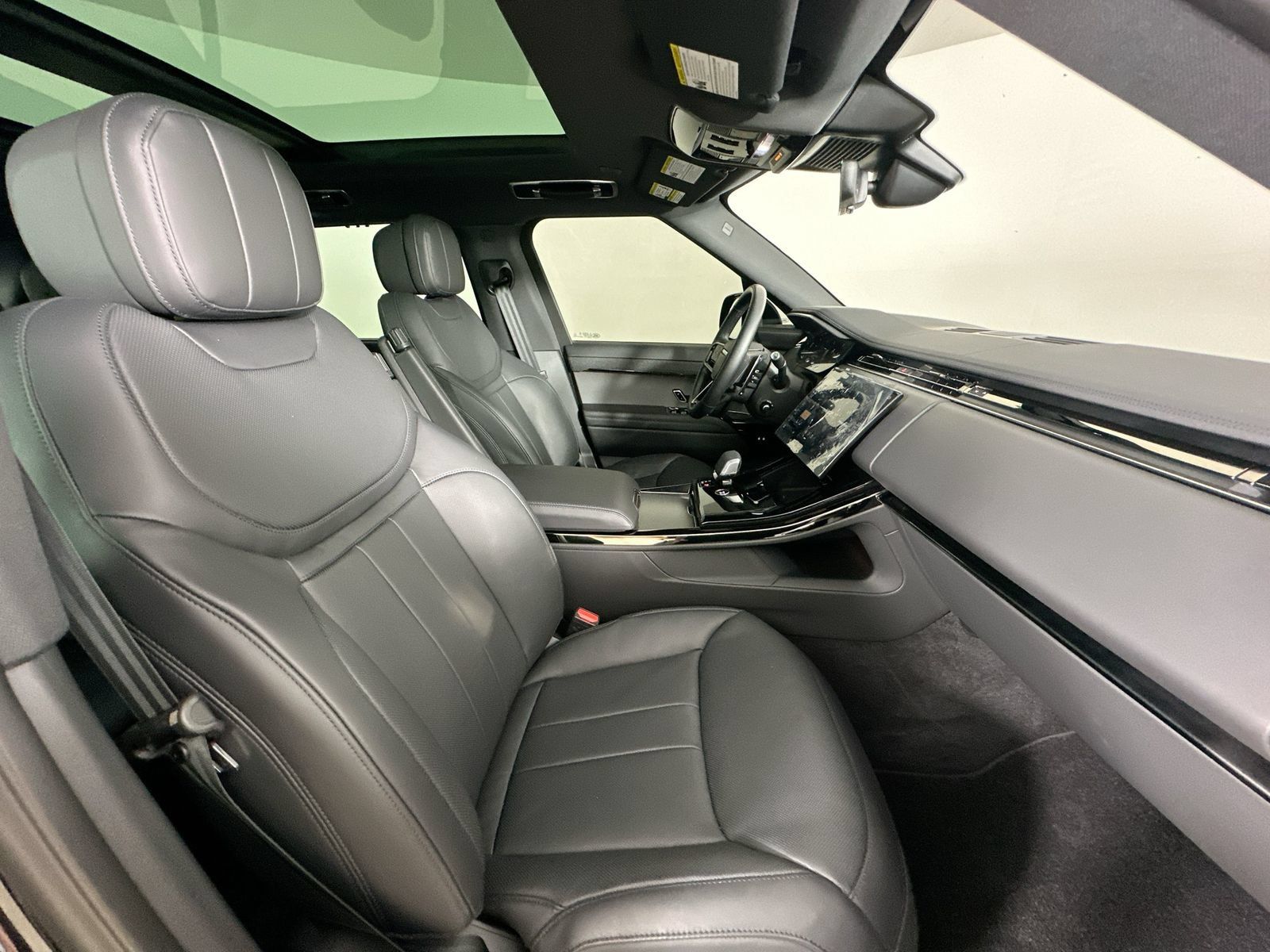 Used 2025 Land Rover Range Rover Sport Dynamic SE AWD/4WD image 42