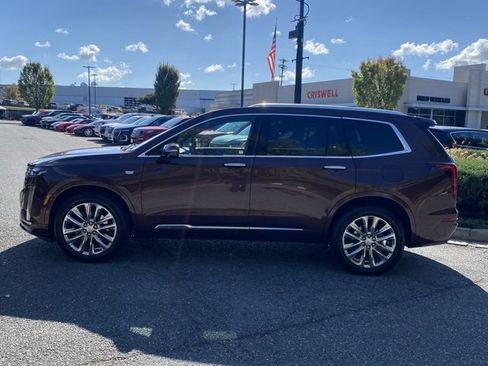 Used 2023 Cadillac XT6 Premium Luxury w/ Technology Package image 4