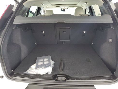 Certified 2026 Volvo XC40 B5 Plus w/ Climate Package AWD/4WD image 9