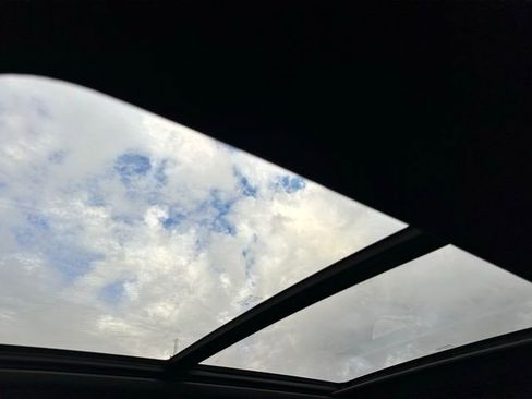 Used 2024 Chevrolet Tahoe High Country w/ Advanced Technology Package image 10