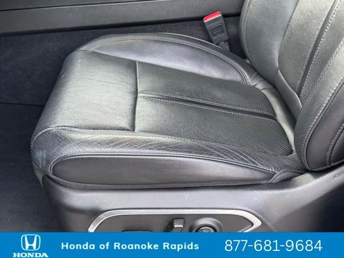 Used 2024 Jeep Wagoneer L Series II image 24