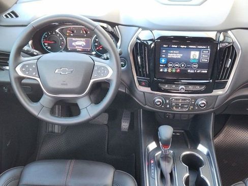 Used 2023 Chevrolet Traverse RS image 28