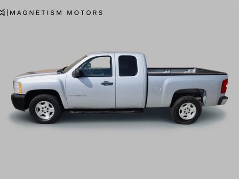 Used 2011 Chevrolet Silverado 1500 W/T image 4