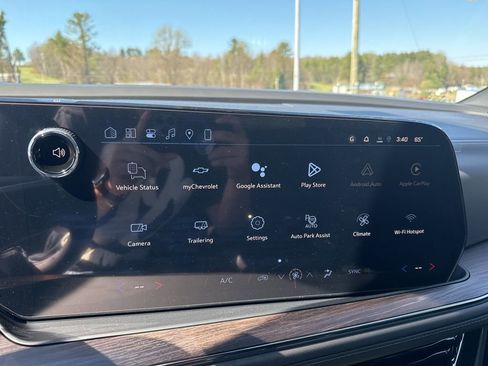 New 2026 Chevrolet Suburban LS image 19