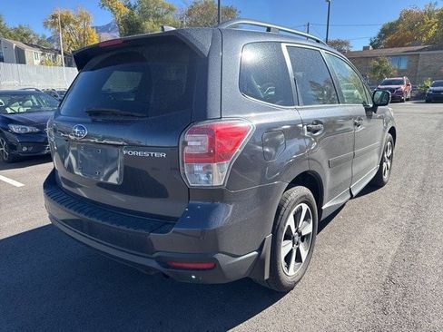 Used 2018 Subaru Forester 2.5i Premium image 3