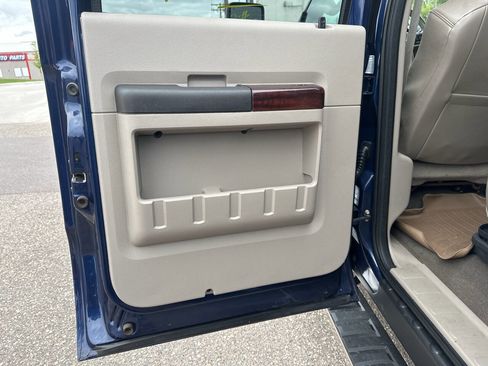 Used 2010 Ford F350 Lariat image 37