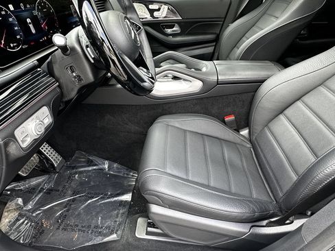 Certified 2025 Mercedes-Benz GLS 580 4MATIC image 9