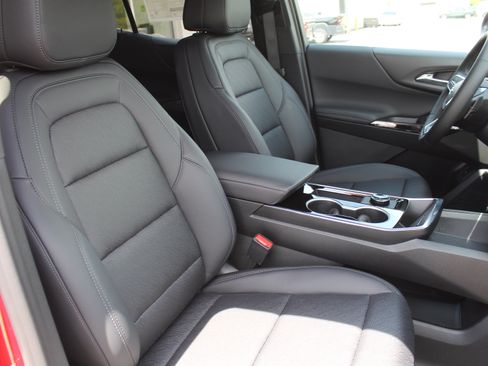 New 2026 Chevrolet Equinox LT w/ Convenience Package II FWD image 15