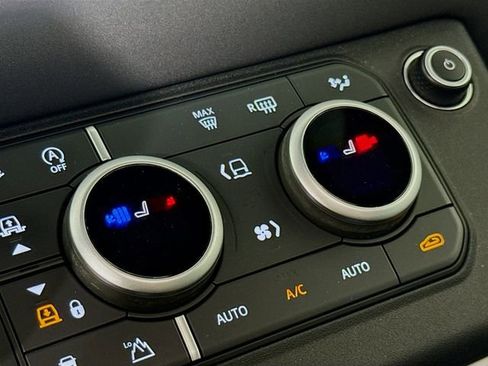 Certified 2023 Land Rover Defender 110 X-Dynamic SE image 23