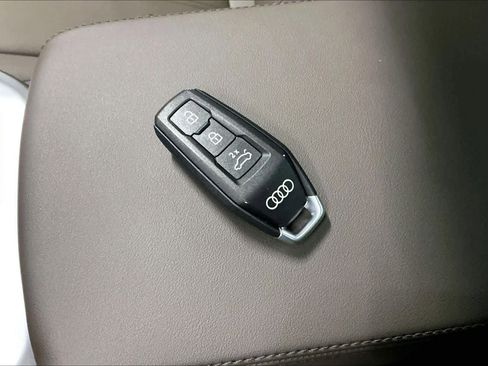 Used 2025 Audi Q5 Premium Plus w/ Premium Plus image 14