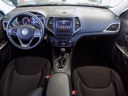 Used 2019 Jeep Cherokee Latitude w/ Popular Appearance Group image 11