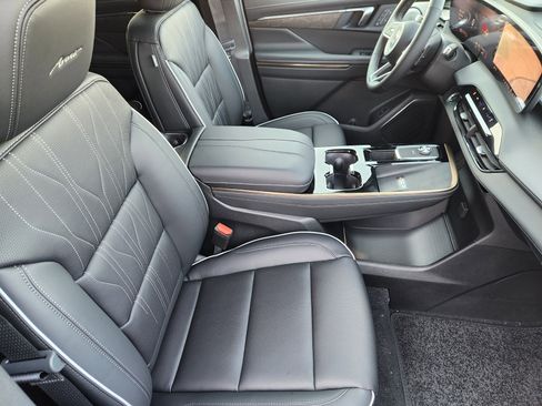 New 2026 Buick Enclave Avenir image 10