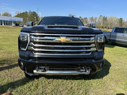 Used 2025 Chevrolet Silverado 2500 High Country w/ Technology Package image 3