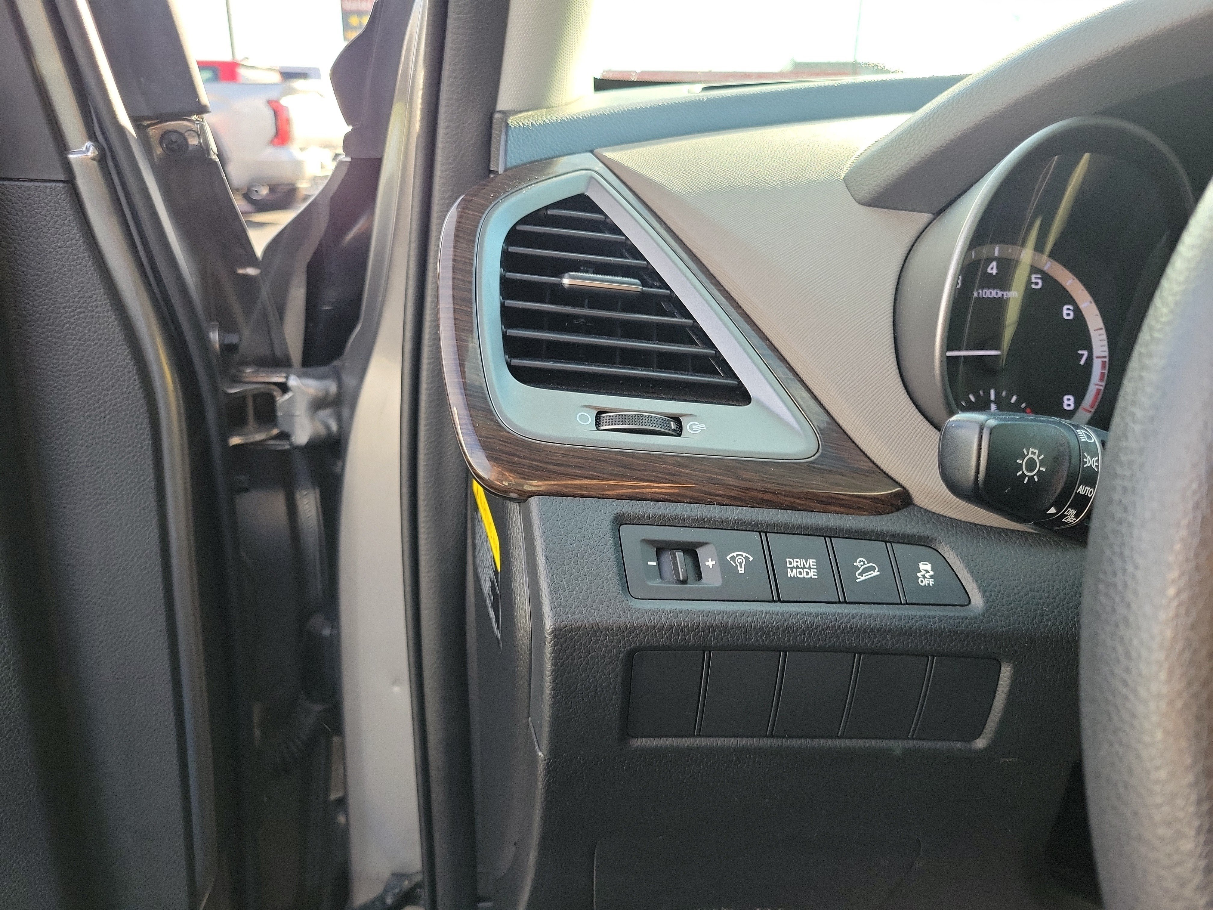 Used 2018 Hyundai Santa Fe Sport w/ 2.4L Value Package 02 FWD image 20