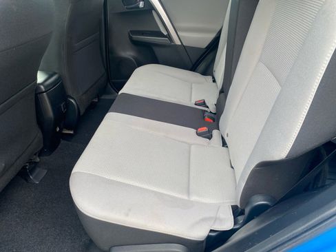 Used 2018 Toyota RAV4 XLE AWD/4WD image 16