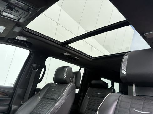 Used 2021 Cadillac Escalade ESV Sport Platinum AWD/4WD image 17