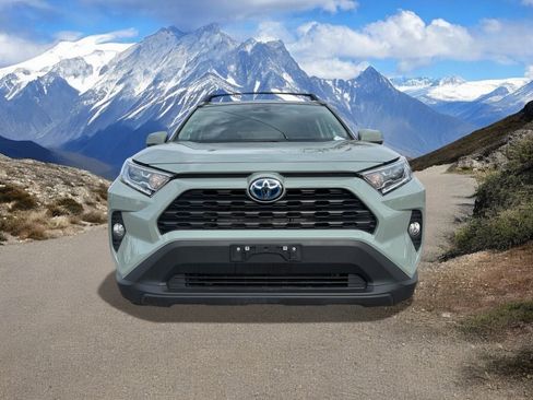 Used 2021 Toyota RAV4 XLE image 8