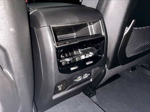 Used 2023 Jeep Grand Cherokee Altitude image 30