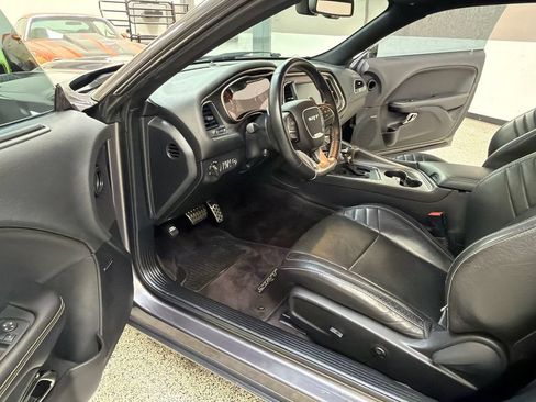 Used 2016 Dodge Challenger SRT Hellcat RWD image 25