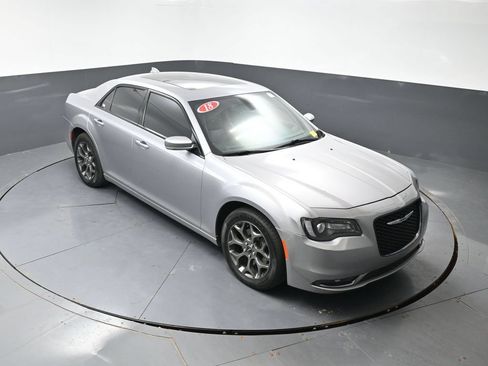 Used 2018 Chrysler 300 S w/ 300S Premium Group 2 AWD/4WD image 17