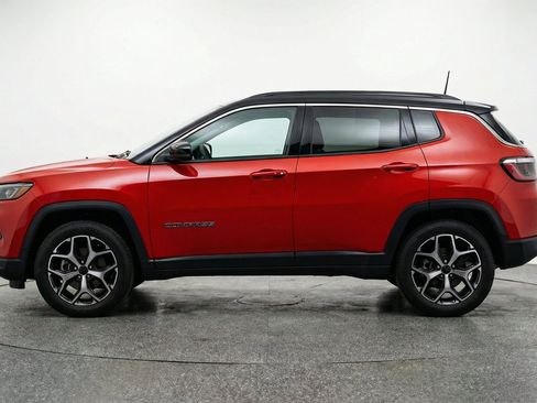 Used 2025 Jeep Compass Limited AWD/4WD image 5