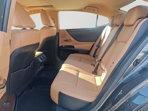 Used 2023 Lexus ES 250 w/ Premium Package image 8
