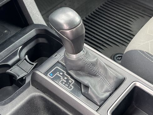 Used 2022 Toyota Tacoma TRD Off-Road image 20