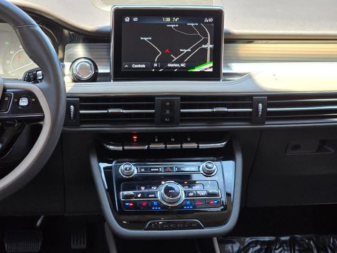 Used 2022 Lincoln Corsair FWD w/ Premium Package image 35