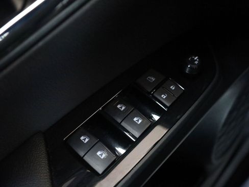 Used 2018 Toyota Prius Four w/ Advanced Technology Package FWD image 38