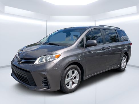 Used 2020 Toyota Sienna LE FWD image 7