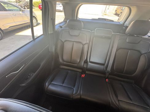 Used 2024 Jeep Grand Cherokee Limited image 39