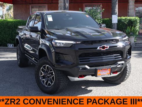 Used 2024 Chevrolet Colorado ZR2 w/ ZR2 Convenience Package III AWD/4WD image 2
