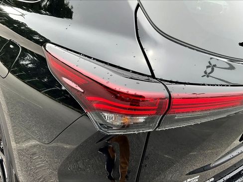 Used 2026 Toyota Highlander XSE AWD/4WD image 29