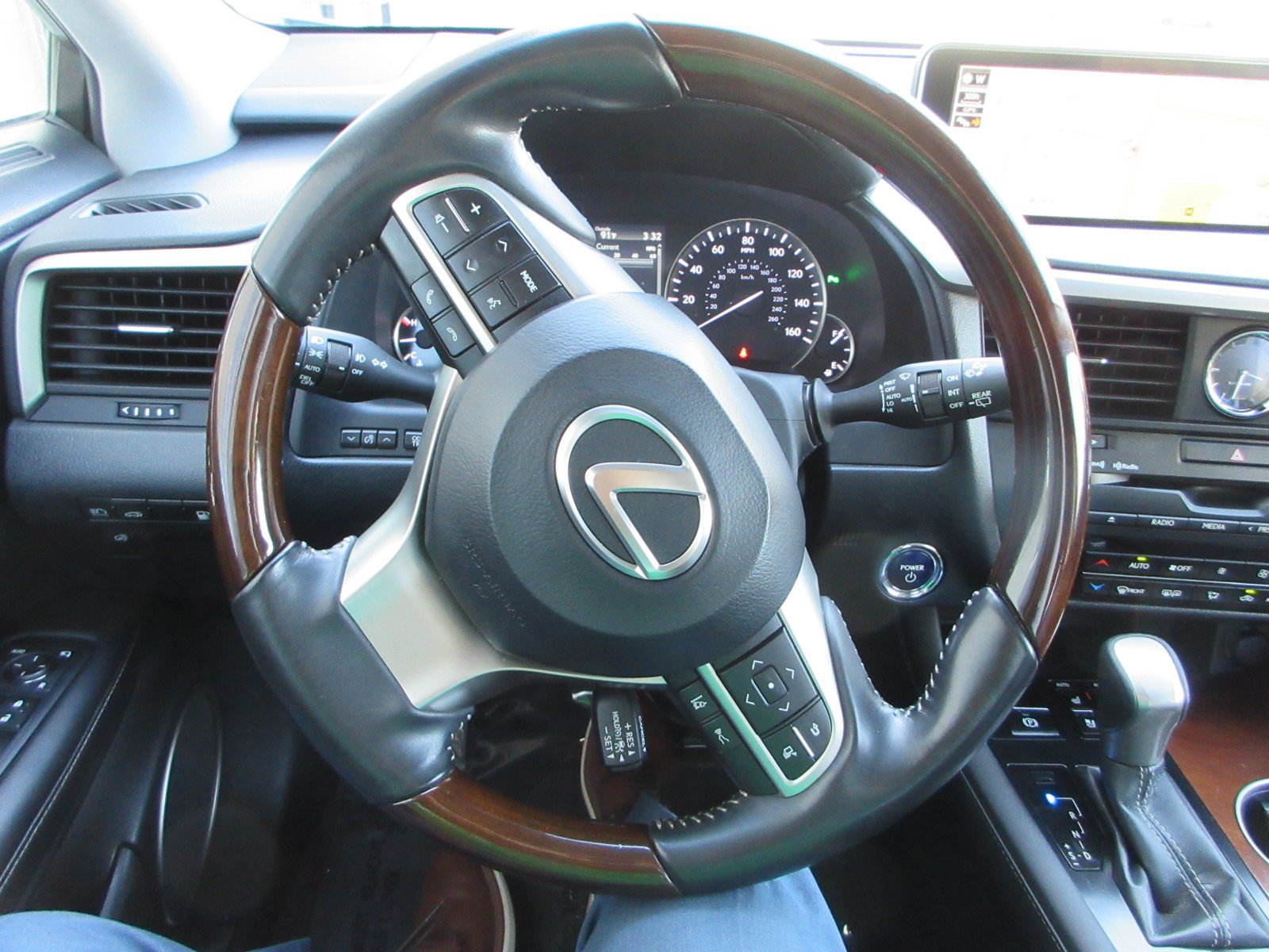Used 2019 Lexus RX 450hL Premium w/ Premium Package AWD/4WD image 39