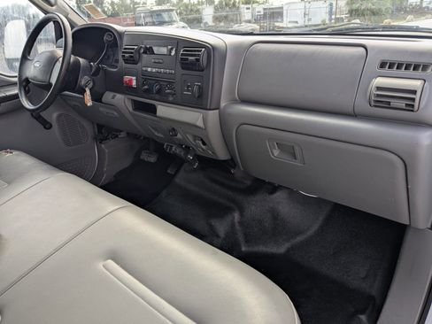 Used 2005 Ford F350 XL image 13