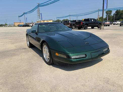 Used 1995 Chevrolet Corvette Coupe RWD image 4