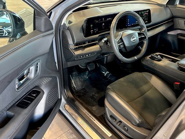 Used 2024 Nissan Ariya AWD image 14