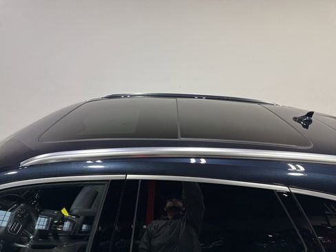 Used 2018 Audi SQ5 Prestige w/ Prestige Package image 14