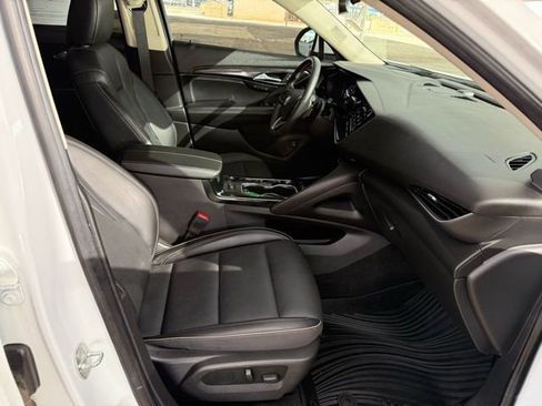 Used 2023 Buick Envision Essence image 11