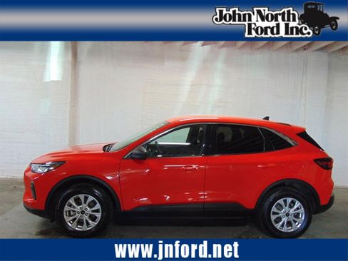 Used 2024 Ford Escape Active image 1