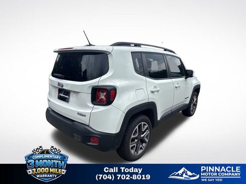 Used 2015 Jeep Renegade Latitude AWD/4WD image 4