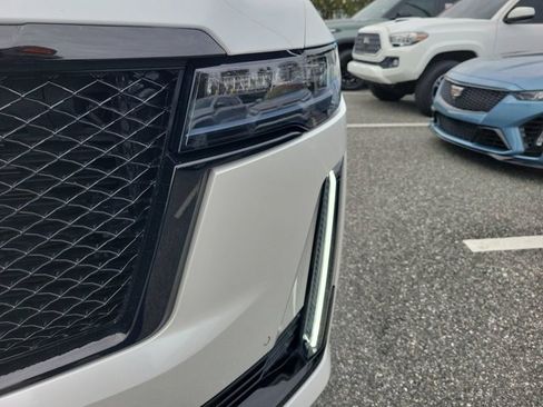 Used 2024 Cadillac Escalade ESV Sport Platinum image 16