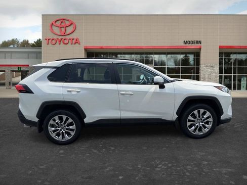 Certified 2021 Toyota RAV4 XLE Premium AWD/4WD image 4
