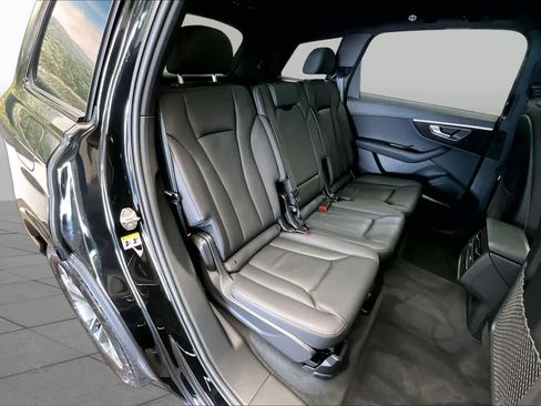Certified 2025 Audi Q7 2.0T Premium w/ Convenience Plus Package AWD/4WD image 20