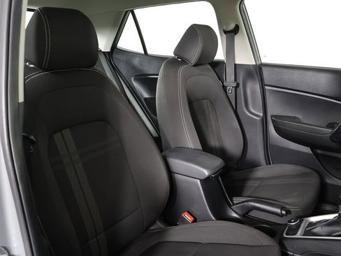 Used 2021 Hyundai Venue SEL FWD image 26