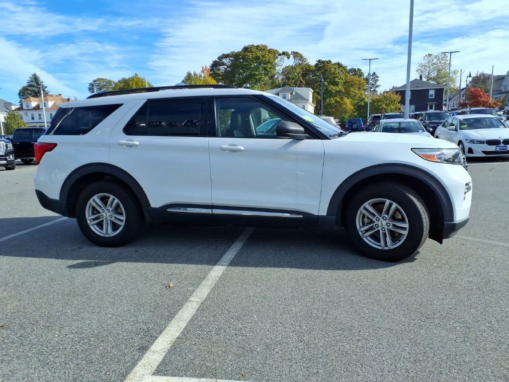 Used 2021 Ford Explorer XLT w/ Equipment Group 202A AWD/4WD image 5