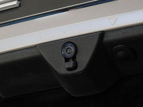 Used 2024 Ford Expedition XLT image 84