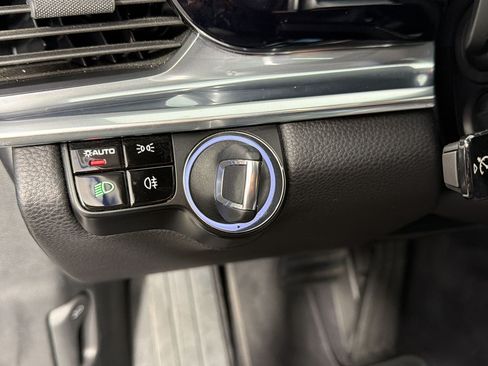 Certified 2019 Porsche Panamera image 18